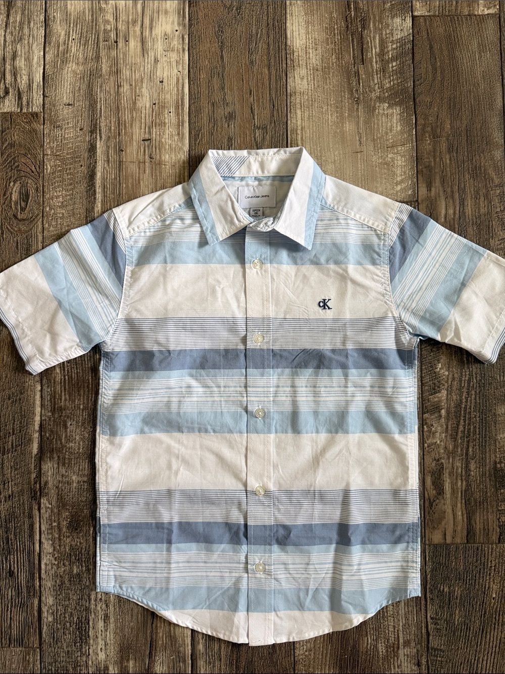 🌟Calvin Klein 🌟Boys Light Blue and White Striped Button-Down Shirt, Small 8